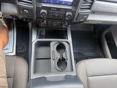 Used 2022 Ford F350 XLT w/ XLT Premium Package AWD/4WD image 35