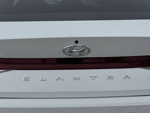 Used 2023 Hyundai Elantra SEL w/ Convenience Package image 41