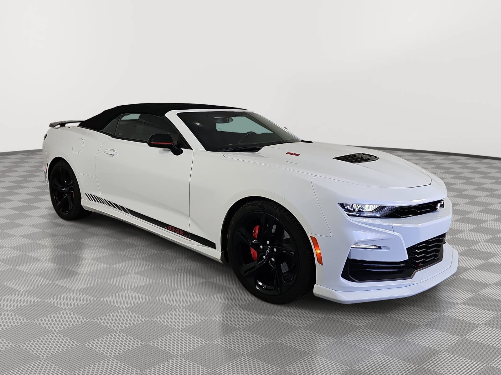 Used 2022 Chevrolet Camaro SS w/ LPO, Ground Effects Package RWD image 2