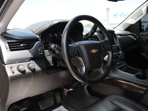 Used 2019 Chevrolet Tahoe LT AWD/4WD image 2