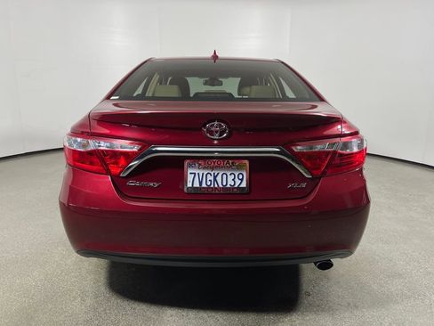 Used 2017 Toyota Camry XLE image 4