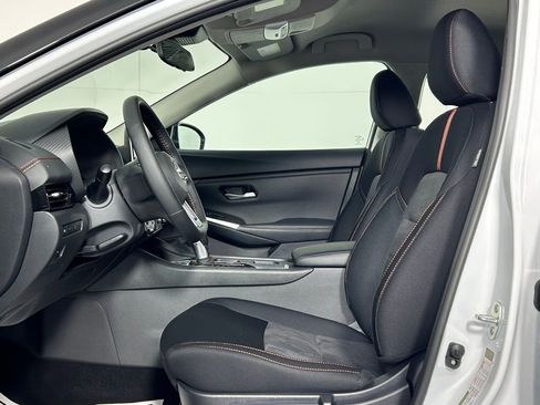 Used 2025 Nissan Sentra SR w/ Midnight Edition image 26