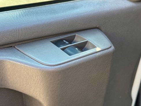 Used 2017 Chevrolet Express 2500 image 20