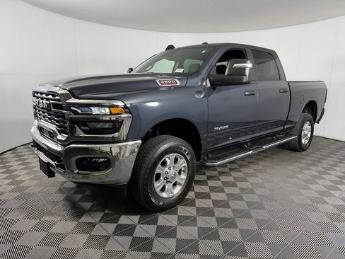 Used 2026 RAM 2500 Big Horn AWD/4WD image 3