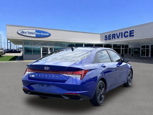 Used 2021 Hyundai Elantra SEL FWD image 8