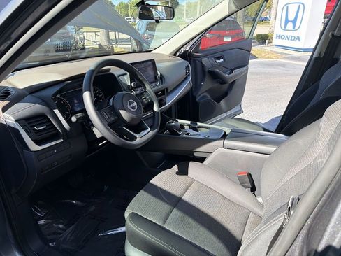 Used 2023 Nissan Rogue SV image 23