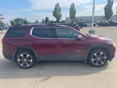 Used 2017 GMC Acadia SLT AWD/4WD image 3