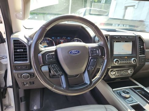 Used 2019 Ford Expedition Limited w/ Driver Assistance Package RWD image 12
