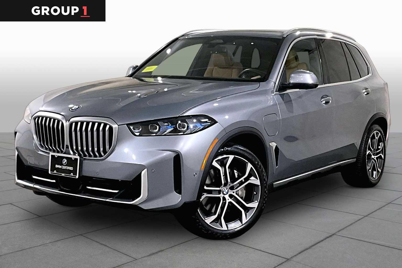 Used 2025 BMW X5 xDrive50e w/ Parking Assistance Package AWD/4WD image 1