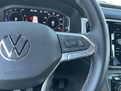 Used 2022 Volkswagen Atlas Cross Sport SE image 18