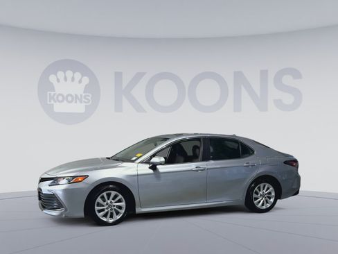 Used 2024 Toyota Camry LE FWD image 7