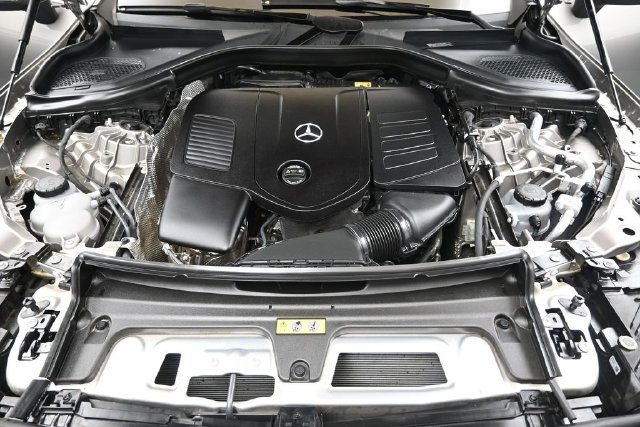 Used 2023 Mercedes-Benz GLC 300 4MATIC image 9