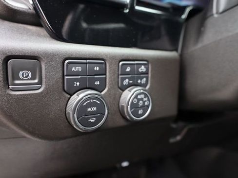 Used 2024 Chevrolet Silverado 2500 LTZ w/ LTZ Convenience Package AWD/4WD image 18