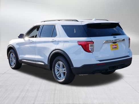 Used 2020 Ford Explorer XLT w/ Comfort Package AWD/4WD image 5