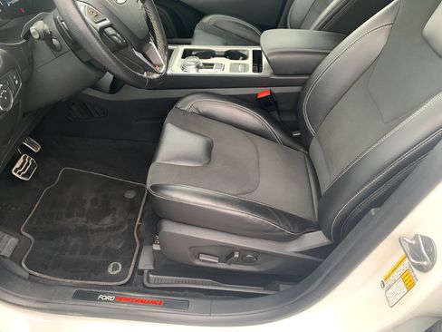 Used 2022 Ford Edge ST image 8