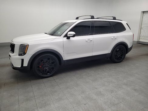 Used 2021 Kia Telluride SX w/ SX Prestige Package image 2