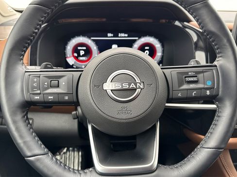 Used 2024 Nissan Pathfinder Platinum w/ Cargo Package image 23