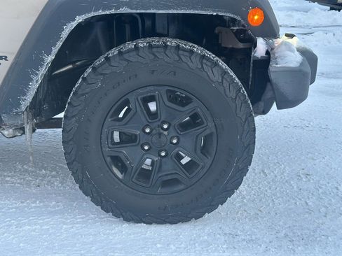 Used 2016 Jeep Wrangler Unlimited Sport image 7