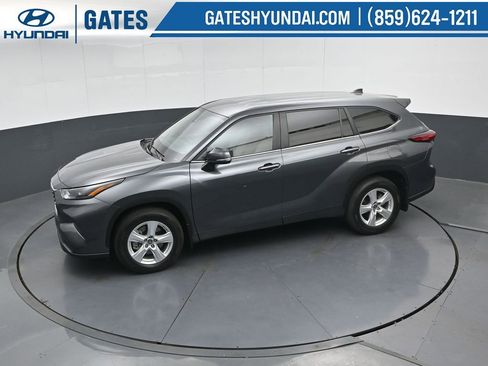 Used 2023 Toyota Highlander L FWD image 52
