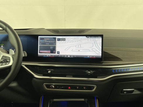 Used 2025 BMW X5 xDrive40i w/ M Sport Package image 17