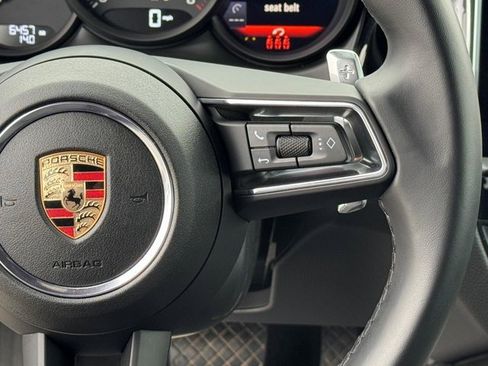 Used 2025 Porsche Macan image 26
