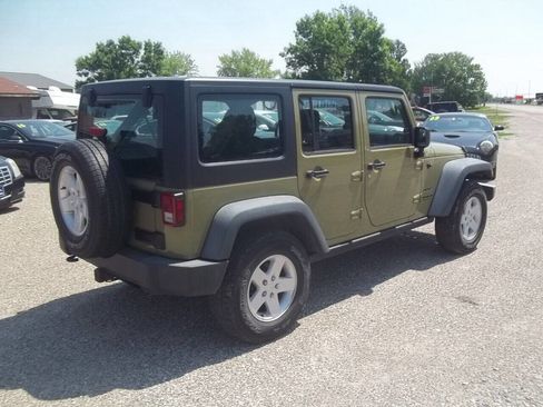 Used 2013 Jeep Wrangler Unlimited Sport image 4