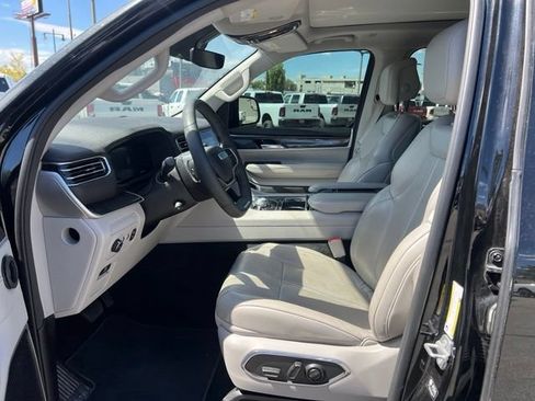 Used 2022 Jeep Wagoneer Series I w/ Premium Group I AWD/4WD image 20