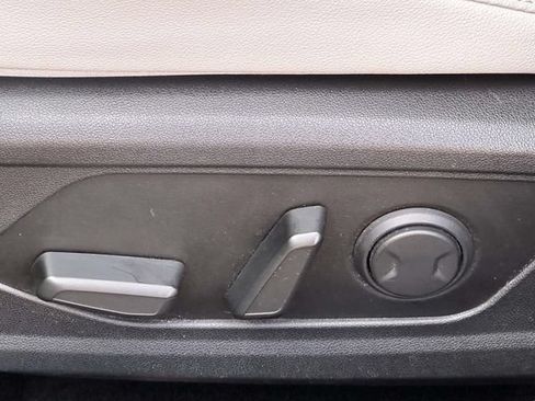Used 2024 Hyundai Elantra Limited FWD image 18