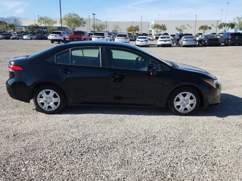 Used 2023 Toyota Corolla LE image 4