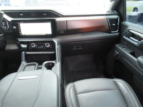 Used 2025 GMC Sierra 2500 Denali w/ Denali Reserve Package AWD/4WD image 15