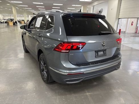 Used 2024 Volkswagen Tiguan SE w/ Panoramic Sunroof Package FWD image 5