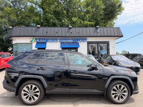 Used 2019 Toyota RAV4 XLE Premium w/ Cold Weather Package AWD/4WD image 2