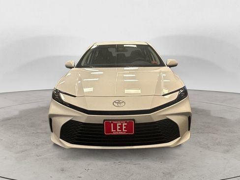 Used 2025 Toyota Camry LE FWD image 8