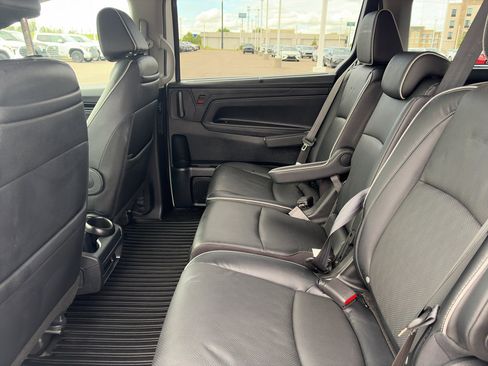 Used 2023 Honda Odyssey Elite image 11