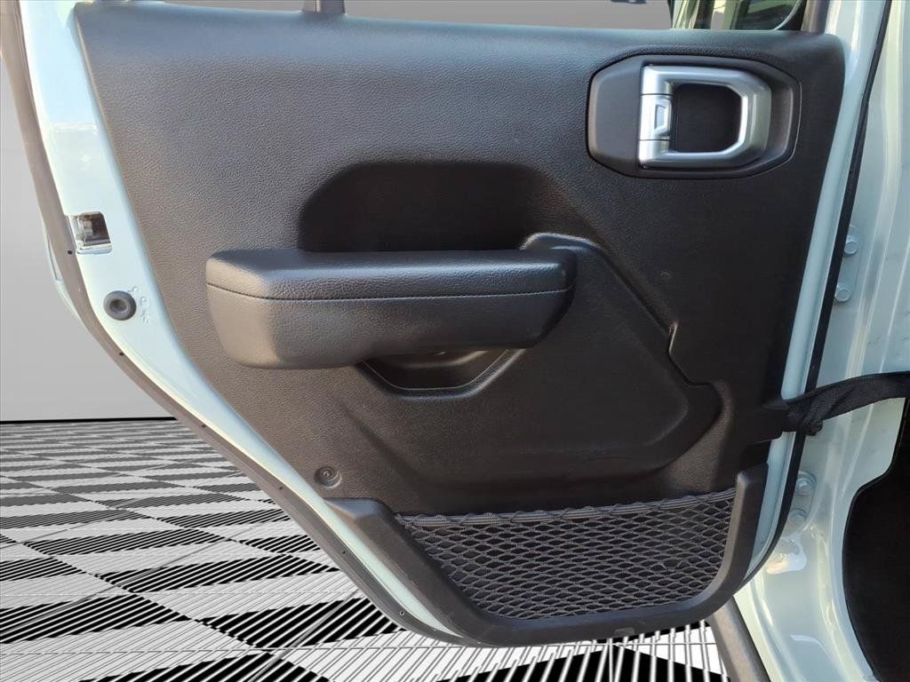 Used 2024 Jeep Wrangler Unlimited Rubicon 4xe AWD/4WD image 21
