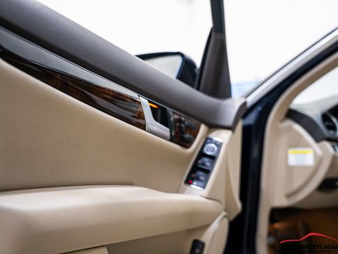 Used 2013 Mercedes-Benz C 250 Sedan image 34