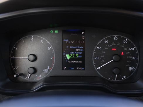 Used 2024 Toyota Corolla LE w/ LE Convenience Package image 11