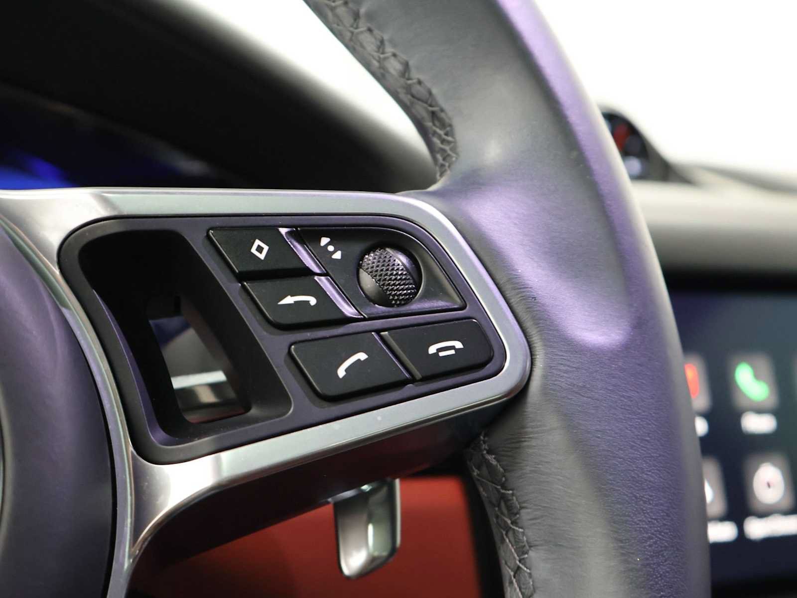 Certified 2023 Porsche Cayenne Platinum Edition AWD/4WD image 28