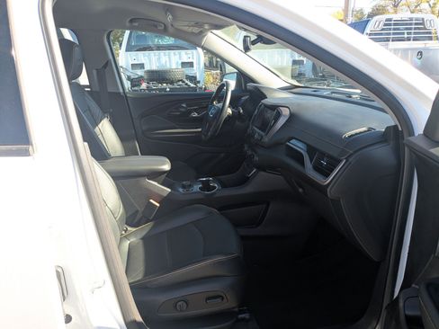 Used 2023 GMC Terrain AT4 image 30