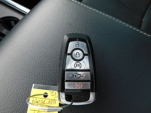 Used 2022 Ford F250 Lariat w/ Tremor Off-Road Package image 33