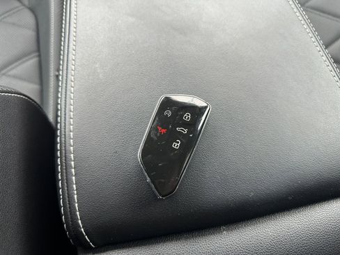 Used 2025 Volkswagen Atlas Cross Sport SE image 22