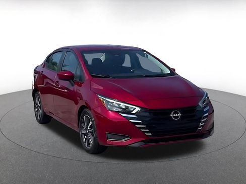 Used 2025 Nissan Versa SV FWD image 3