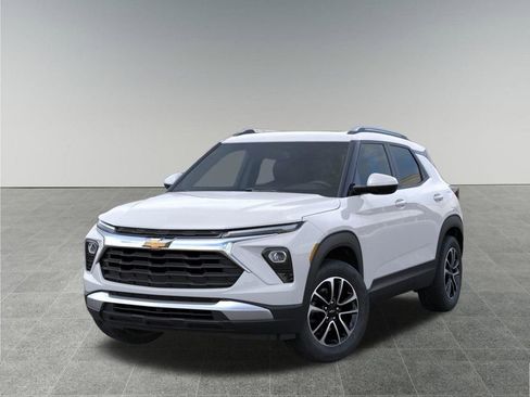 New 2026 Chevrolet TrailBlazer LT w/ LT Cold Weather Package FWD image 6