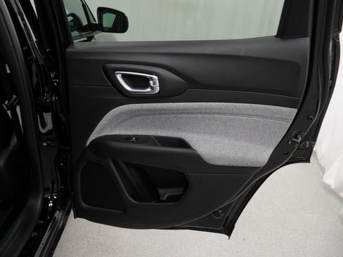 New 2026 Jeep Compass Latitude image 31