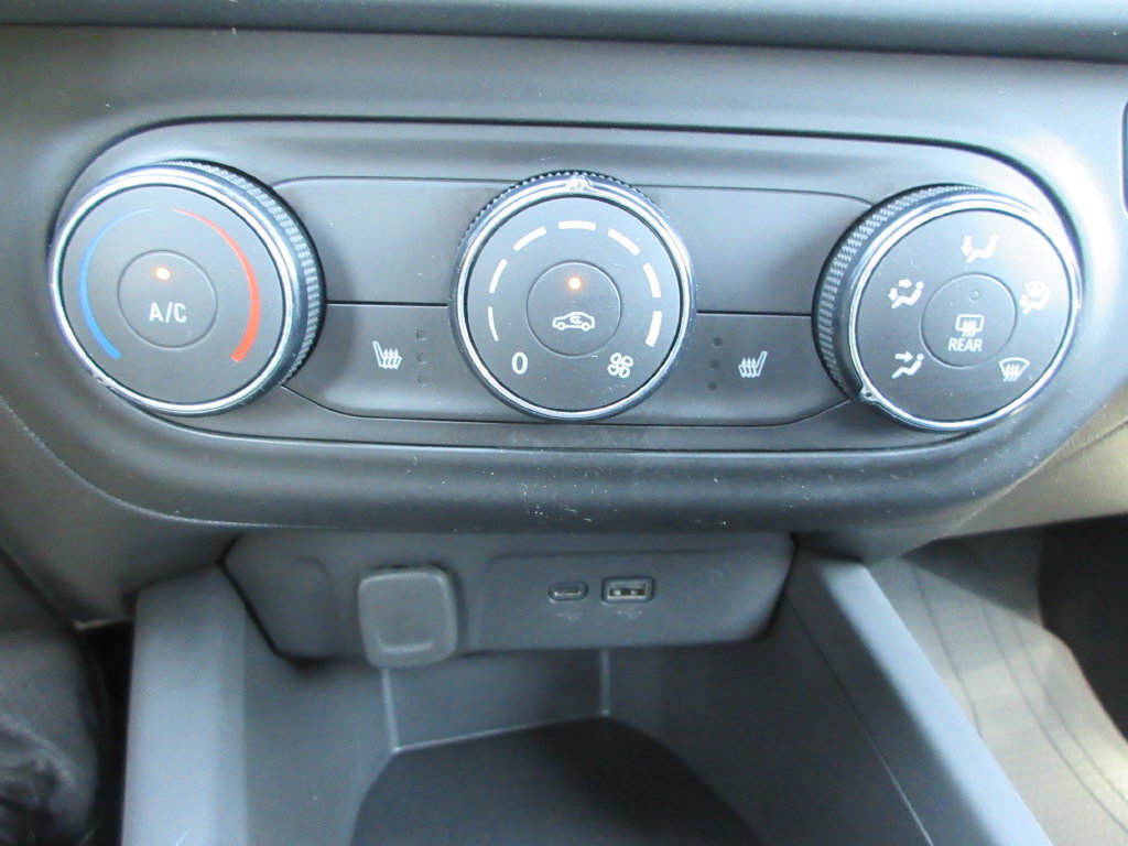 Certified 2024 Chevrolet Trax RS w/ Driver Confidence Package FWD image 30
