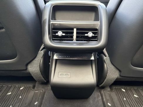Used 2024 Cadillac Lyriq Luxury AWD/4WD image 30