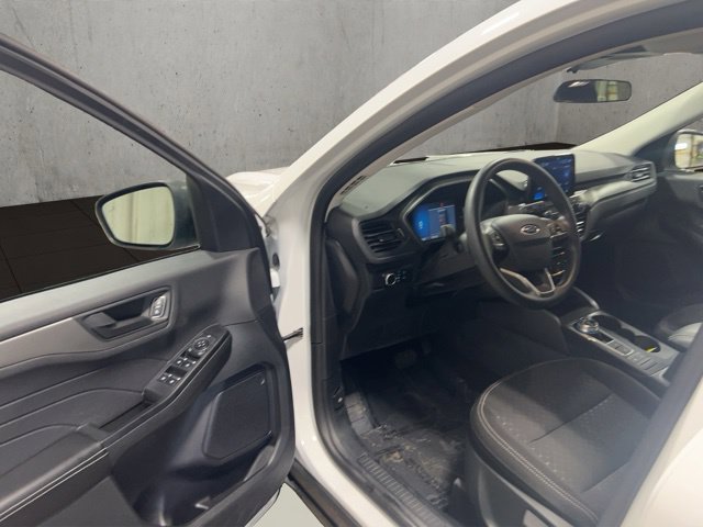Certified 2025 Ford Escape Active AWD/4WD image 32