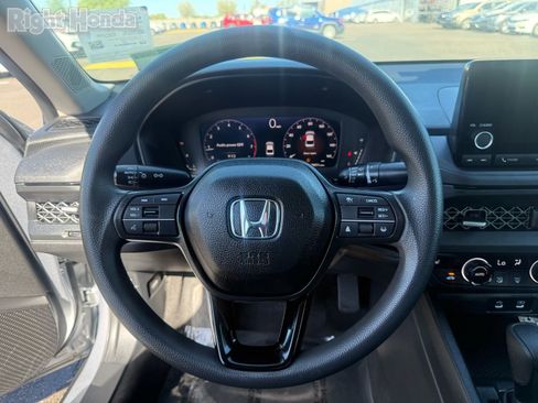 Certified 2025 Honda Accord SE image 16