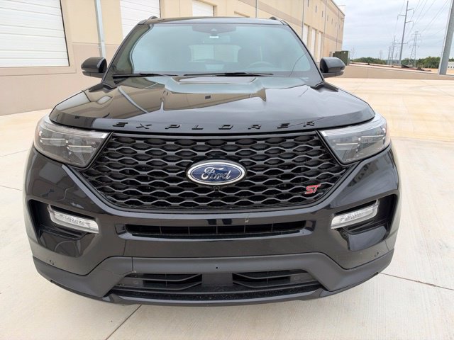 Used 2023 Ford Explorer ST w/ Equipment Group 401A AWD/4WD image 2