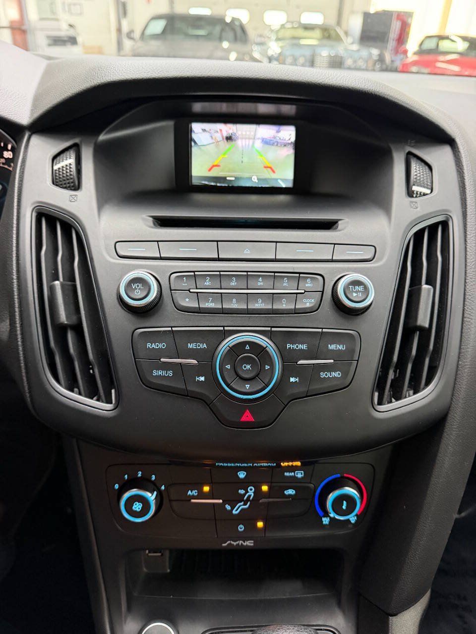 Used 2017 Ford Focus SE FWD image 28